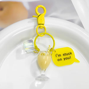 Porte-clés d'été sur le thème des glaçons rêveurs et des décalcomanies <span class=keywords><strong>de</strong></span> boissons sucrées Pendentif en caoutchouc <span class=keywords><strong>de</strong></span> <span class=keywords><strong>style</strong></span> cartoon pour les décorations lumineuses - Product Image 3