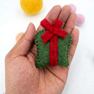Wholesale Wool Felt Stitched <b>Christmas</b> <b>Present</b> <b>Box</b> Ornament Handmade Tree Hanging Decor Gift Set - Product Image 2