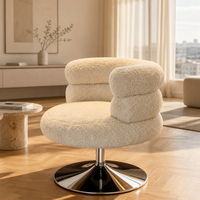 Fauteuil d'appoint pivotant Nordic Boucle en velours Teddy couleur ivoire champagne et rose blush avec base sur piétement chromé argenté
