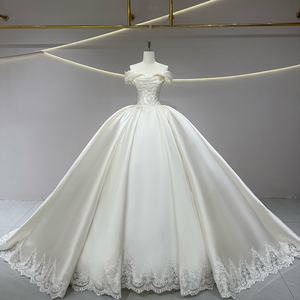 Vestido de Novia Largo de Satén Color Marfil JFH70 Royal Sweetheart para Mujer con Corsé, Cola Capilla, Estilo Princesa, Moderno con Encaje y Flores de Cristal - Product Image 1