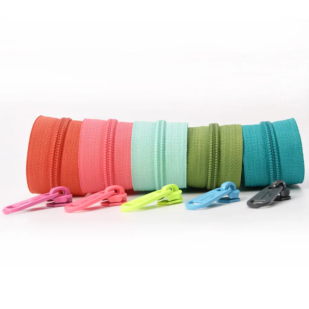Wholesale Factory Custom Colorful #5 Nylon Coil Zipper Long Chain Roll