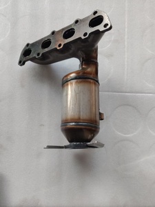 Colector de Escape de Acero Inoxidable de Alta Calidad con Convertidor Catalítico para FAW Besturn X40 B30 Euro IV 1.6L Delantero 1008020B26L - Product Image 4