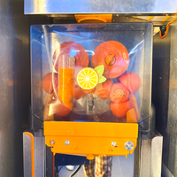Commerciële verse fruitsap-automaat, slimme automatische sinaasappelpers voor winkelcentra, luchthavens en hotels