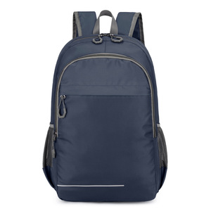 Mochila de Exterior Ligera de 18 Pulgadas, Resistente al Agua, para Senderismo y Ciclismo, Unisex, Color Sólido, con Tirantes Ajustables - Product Image 1
