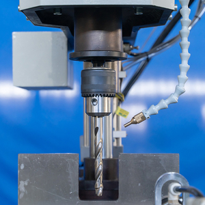 Machine à percer à six têtes pour fenêtres - Perçage par lots pour l'aluminium (Affichage des données en temps réel + Liaison PLC) - Product Image 5