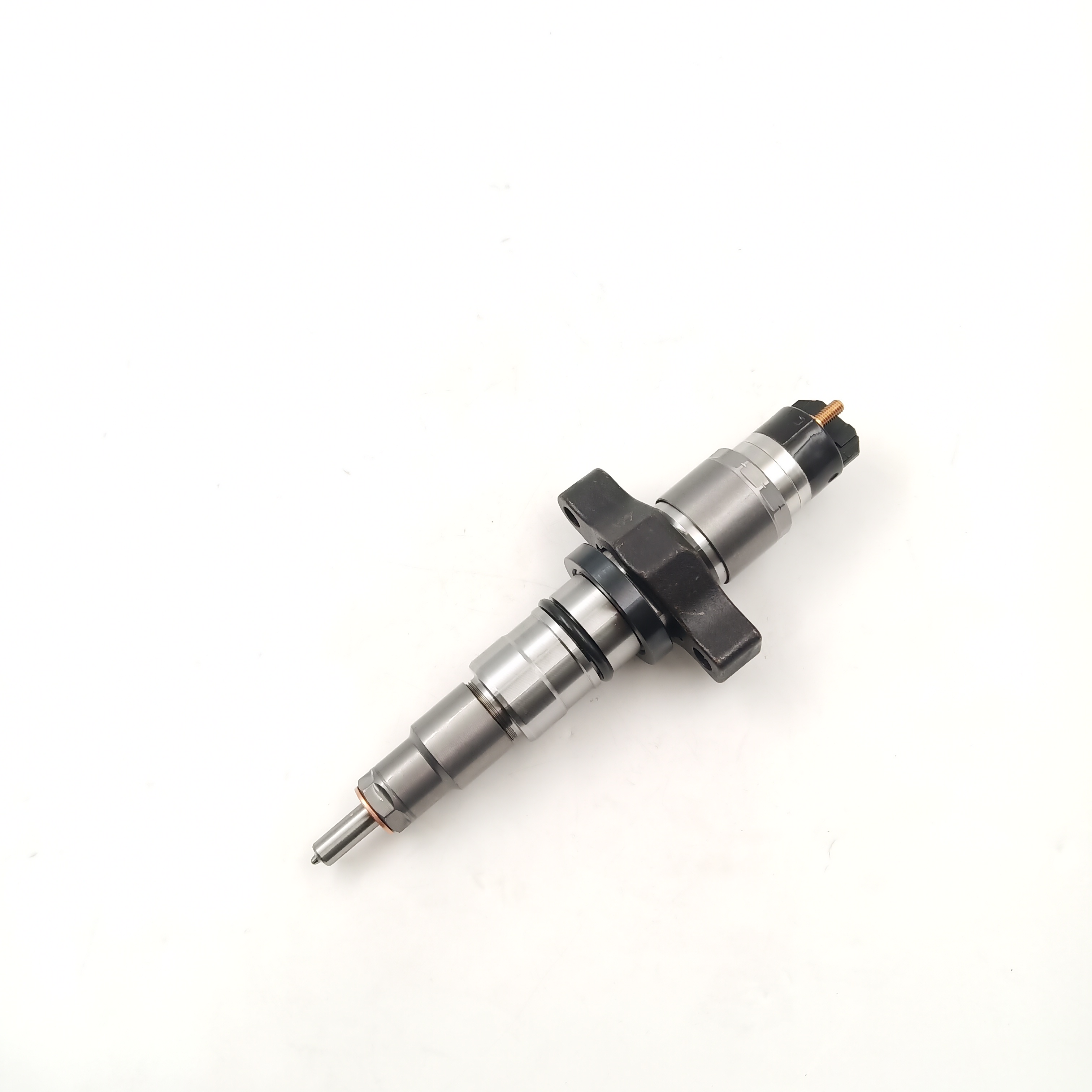 High Quality Common Rail Injector  0445120028  Diesel Engine Fuel Injection Nozzle 0 445 120 028 504055805 For IVECO
