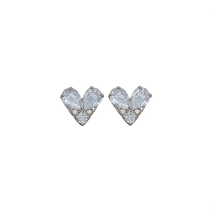 Orecchini E3383 con Diamanti Taglio Cuore Placcati Oro, Romantici per Uso Quotidiano, con Perle Laterali e Diamanti Naturali Colore G - Product Image 1