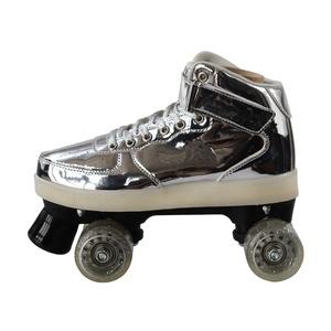 Patins à roulettes Quad en ligne à 4 roues à double rangée de haute qualité <span class=keywords><strong>avec</strong></span> lumières clignotantes à LED <span class=keywords><strong>Chaussure</strong></span> de skate de qualité garantie - Product Image 2