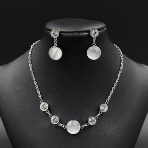 Ensemble de bijoux élégant pour femmes, collier et boucles d'oreilles en acier inoxydable plaqué or 18 carats avec opale brillante et diamants, magnifique - Product Image 4