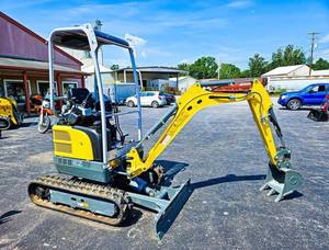 Высокогибкий компактный экскаватор EZ17 с нулевым выносом задней части для проектов по реконструкции дворов - Product Image 5