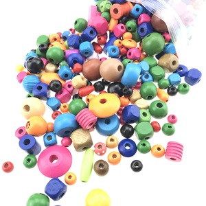 Cuentas de madera de colores y formas mixtas, cuentas de madera artesanales DIY surtidas para hacer joyas, cuentas sueltas para pulseras, collares - Product Image 3