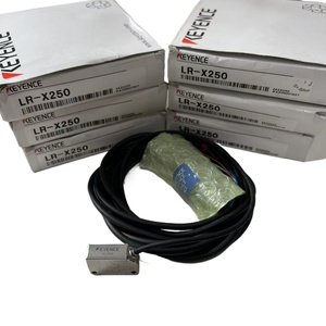 Capteur laser vert série LR-X, détection anti-reflet pour l'automatisation de l'inspection de la hauteur des pièces, LR-X100 - Product Image 1
