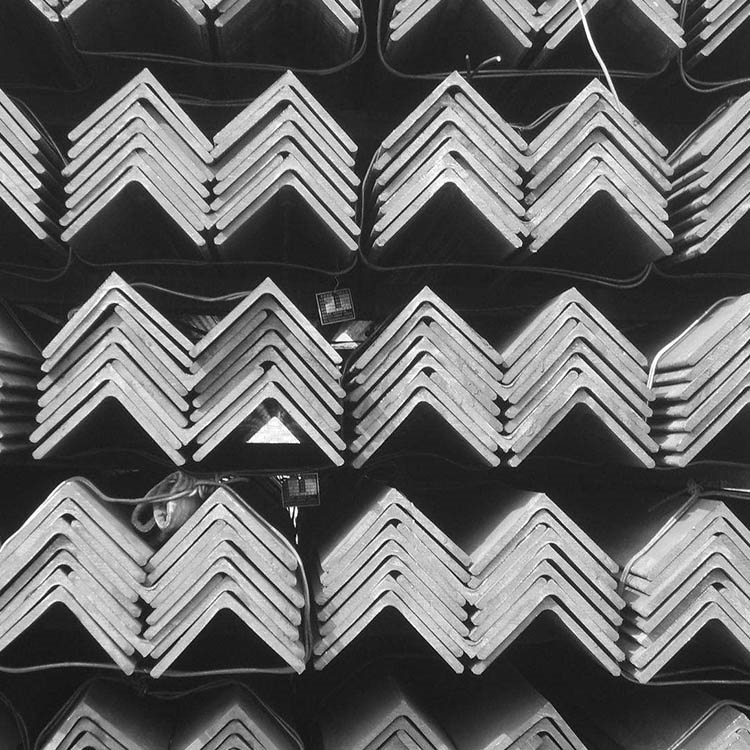 L 75 x 75 x 8 Hot Rolled Steel Equal Leg Angle