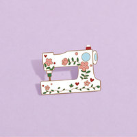 Broche en émail personnalisée à motif floral et machine à coudre, badge métallique de tailleur, broche de revers créative pour couturière, bijou de quilting, cadeau