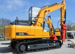 Factory New Liugong 933E <b>Tracked</b> Hydraulic Excavator | 1.6m3 Buckect | Cumins Euro2 Direct Injection Engine | Kawasaki <b>Pump</b> - Product Image 4