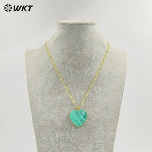 WT-N1525 Maravilloso Collar <span class=keywords><strong>de</strong></span> Cadena Delgada Dorada con Colgante <span class=keywords><strong>de</strong></span> Corazón con Piedras <span class=keywords><strong>de</strong></span> Colores para Fiestas <span class=keywords><strong>de</strong></span> Baile, Joyería a Juego - Product Image 2