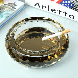 <span class=keywords><strong>Vendita</strong></span> calda a basso prezzo scatola regalo portatile classica cristallo rotondo posacenere per auto <span class=keywords><strong>in</strong></span> cristallo di sigaro <span class=keywords><strong>in</strong></span> cristallo portacarigme per alberghi - Product Image 2