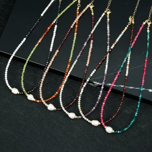Collares de Perlas de Agua Dulce con Cuentas de Piedra Natural Facetada de Dos Tonos para Mujer al por Mayor - Opción de Regalo Personalizable para Pequeñas Empresas - Product Image 3