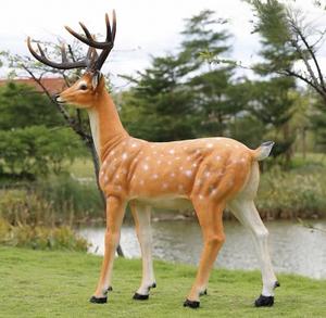 Sculpture de cerf Sika en résine peinte à la main pour aménagement paysager extérieur, décoration <span class=keywords><strong>romantique</strong></span> pour la maison - Product Image 6