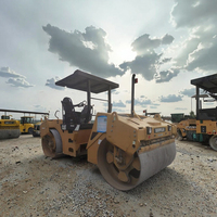 Compacteur d'asphalte vibrant à double tambour CAT CB564B d'occasion, rouleau lourd de chantier