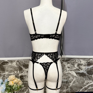 Set di <span class=keywords><strong>Lingerie</strong></span> <span class=keywords><strong>Sexy</strong></span> con Reggiseno Trasparente e Pizzo Dorato, Apertura sulle Natiche, Mostra i Capezzoli, con Reggicalze e Cintura per le Gambe - Product Image 5
