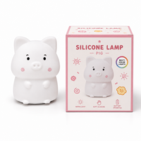 Lampada Notturna LED a Forma di Maialino in Plastica, RGB Ricaricabile, con Interruttore a Tocco, USB-C, Cambio Colore, Lanterna Animale Pastello per Camera da Letto, Bomboniera per Baby Shower