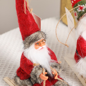 Figurine <span class=keywords><strong>de</strong></span> Noël traditionnelle en peluche Père Noël sur traîneau en tissu écossais 2026 pour décoration d'arbre <span class=keywords><strong>de</strong></span> Noël et <span class=keywords><strong>de</strong></span> <span class=keywords><strong>table</strong></span> - Product Image 5