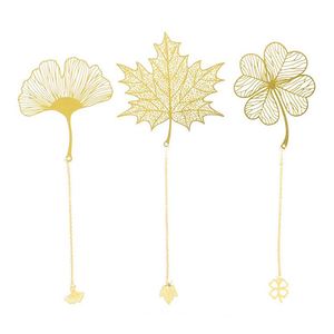 Marcador de libro Corán de esmalte dorado personalizado, estilo moderno envejecido, marcador de Metal suave y duro magnético, bonito diseño de Anime - Product Image 6