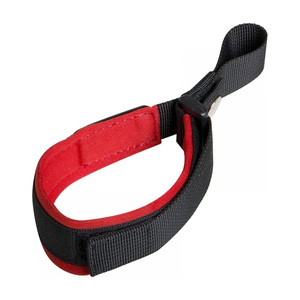 Correa de seguridad manos libres corta con correa de muñeca y mango acolchado suave para correa retráctil de perro - Product Image 3