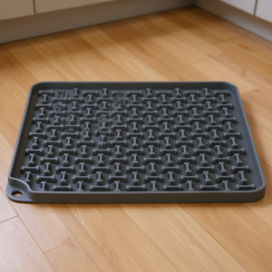 Tapete de Silicona para Perros Lick'n'Snack, 20x20 cm, Gris Oscuro, para Alimentación - Product Image 3