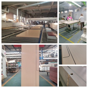 Maßgefertigte Geistertür mit versteckter Laufschiene, Innen-Schiebetür ohne Bodenschiene, bündige Holztür für Schlafzimmer- und Schrankprojekte, Großhandel - Product Image 2