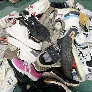 P01 Saldi di Liquidazione di Fabbrica: Scarpe Usate Miste da Uomo e Donna, Comode, in Lotto per la Rivendita nel Mercato Africano - Product Image 1
