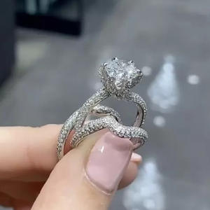 Anello da Donna F1349 con Diamante Taglio Brillante Rotondo, Diamante Naturale, Stile Classico per Fidanzamento, Fascia in Oro Bianco 18K - Product Image 2