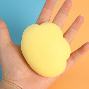 ของเล่นบีบคลายเครียด รุ่น QH-023 รูปทรงเมฆนุ่มฟู แบบจำลอง PU Slow Rebound บรรจุในถุงเปล่า สำหรับทุกวัย - Product Image 2
