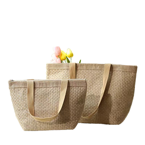 Sacs fourre-tout en jute écologiques personnalisés en gros avec poignée longue, motif lettres, logos personnalisés - Multi-usages - Product Image 1