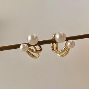 Korean Earring Claw Ear <b>Hook</b> <b>Clip</b> Earrings for Women 2 Big Pearl Gold Color Ear Earrings Fashion Jewelry Gift - Product Image 2