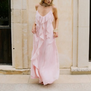เดรสชีฟองรัดรูปทรงหลวมสไตล์ลำลองสำหรับผู้หญิง คุณภาพสูง ดีไซน์ใหม่รับฤดูใบไม้ผลิ สายเดี่ยว คอวีลึก แต่งระบาย  รักษ์โลก - Product Image 1
