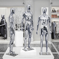 Mannequin masculin en chrome doré, nouveau modèle, corps entier, avec base en plastique pour l'affichage en boutique