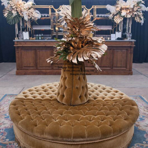 طقم أريكة دائري فاخر من المخمل الذهبي بتصميم عتيق، مزين بالشراشيب والأزرار، مثالي للحفلات والأعراس - Product Image 3