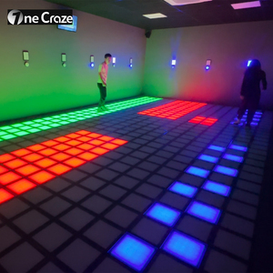 Piste de danse interactive pour enfants avec LED, étanche IP65, capacité de charge de 300 kg, contrôle DMX externe pour utilisation en intérieur - Product Image 1