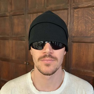 Gorro de Punto de Estilo Europeo, Holgado, Cálido para Invierno, de Acrílico, Unisex, con Diseño de Casco de Caballero, Logotipo Personalizado - Product Image 2