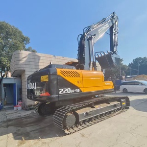 Excellente Excavatrice d'occasion Hyundai 220LC-9S de 22 tonnes avec moteur, godet de 1 m³, puissance de 125 kW, pompe hydraulique PLC et boîte de vitesses. - Product Image 1