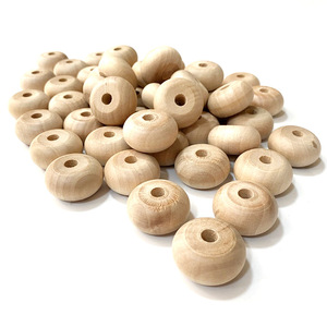 Cuentas de madera redondas de 3x3x1.6 cm de color natural para hacer pulseras - Product Image 4