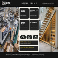 Armoire à vin sur mesure sous les escaliers, encastrée et inclinée, pour le rangement de bouteilles en verre, idéale pour les duplex modernes