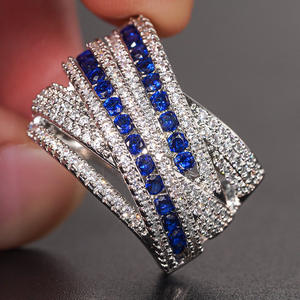 A061 Anello da Donna in Oro Bianco con Zaffiri e Diamanti, Set Geometrico con Incastonatura a Canale, Gioielli Raffinati per Matrimonio - Product Image 3