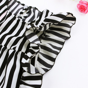 Vêtements pour enfants en gros Chine Corée Haut rayé Blouse Pantalon court Ensemble pour enfants - Product Image 3