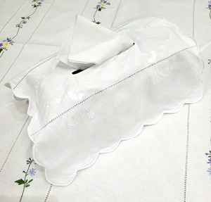Boîte à mouchoirs rectangulaire en tissu blanc brodé de fleurs, 100% coton de haute qualité, décoration pour la maison et l'hôtel - Product Image 3