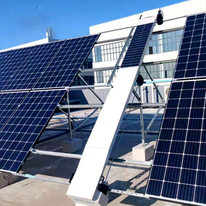 Robot de Limpieza de Paneles Solares GL Solar X6 con Ahorro Automático de Agua, Protección IP65, Motor de Escobillas de 400W para Granjas Solares y Techos - Product Image 1