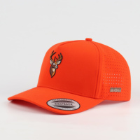 Groothandel Custom Mannen Hoge Kwaliteit 5 Paneel Oranje Laser Gesneden Gat Geperforeerde Waterdichte Sport Baseball Cap Rubber Logo Golfhoed