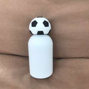 Juego de Tapas para Botellas de Agua con Diseño de Balón de Fútbol de Silicona PAISEN, un Accesorio Deportivo Genial <span class=keywords><strong>que</strong></span> Convierte tu Botella de Agua en un Tema de Fútbol - Product Image 3